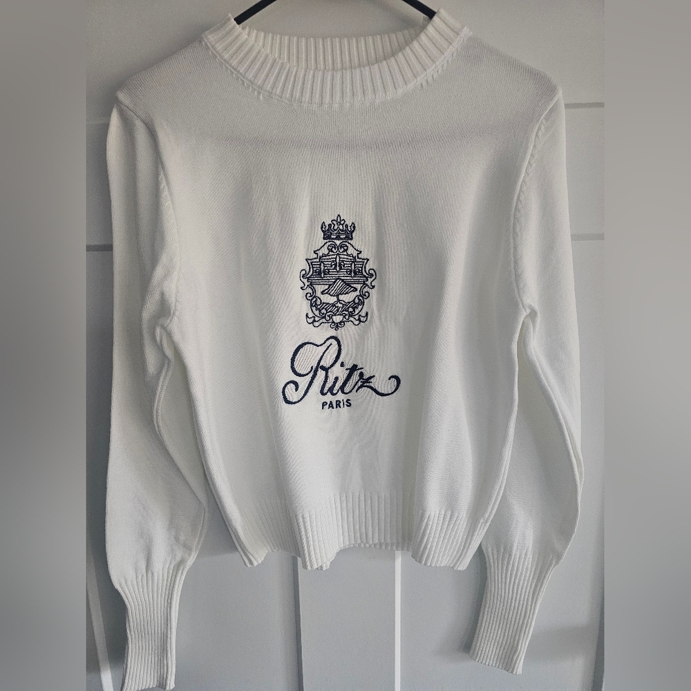 New! French Design Paris Soft Winter White Sweater Medium